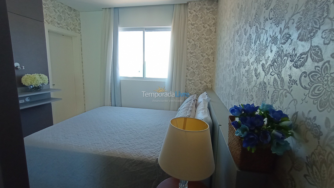 Apartamento para aluguel de temporada em Itapema (Meia Praia)