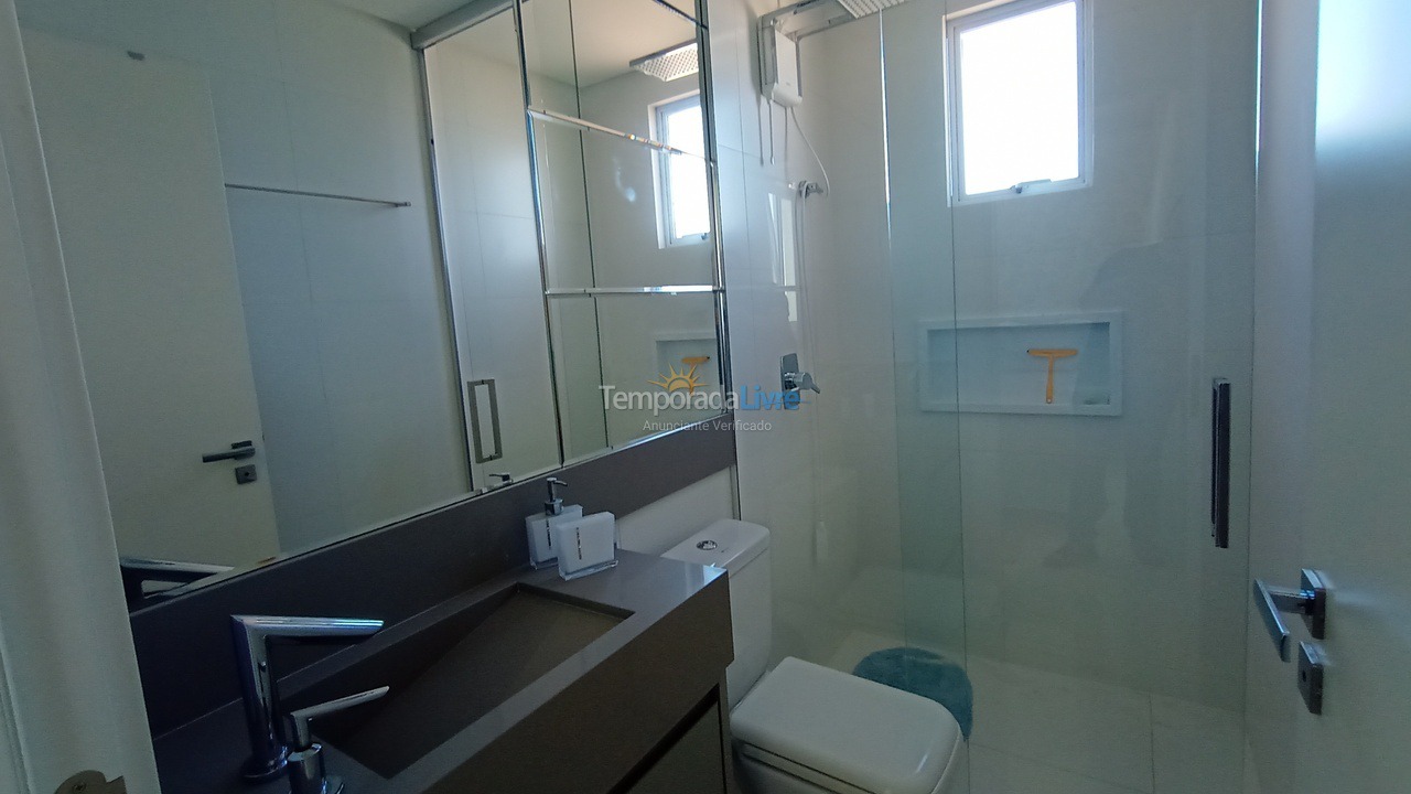 Apartamento para aluguel de temporada em Itapema (Meia Praia)