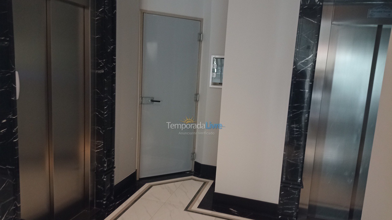 Apartamento para aluguel de temporada em Itapema (Meia Praia)