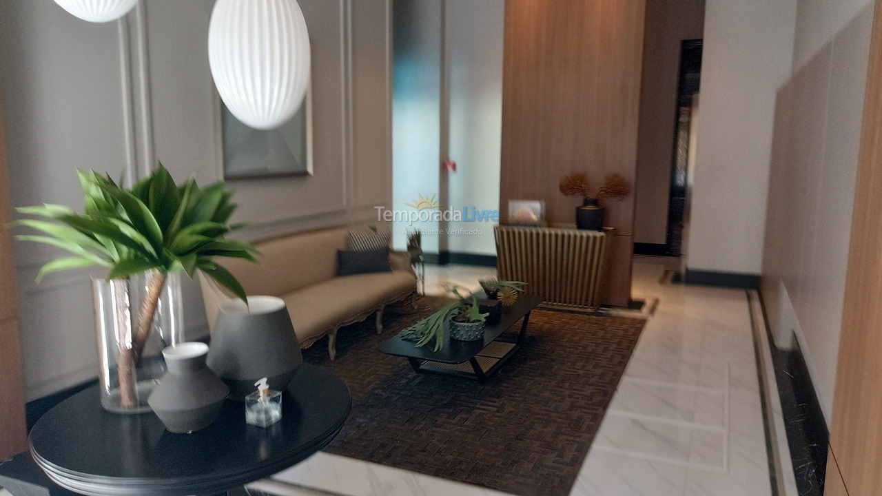 Apartamento para aluguel de temporada em Itapema (Meia Praia)