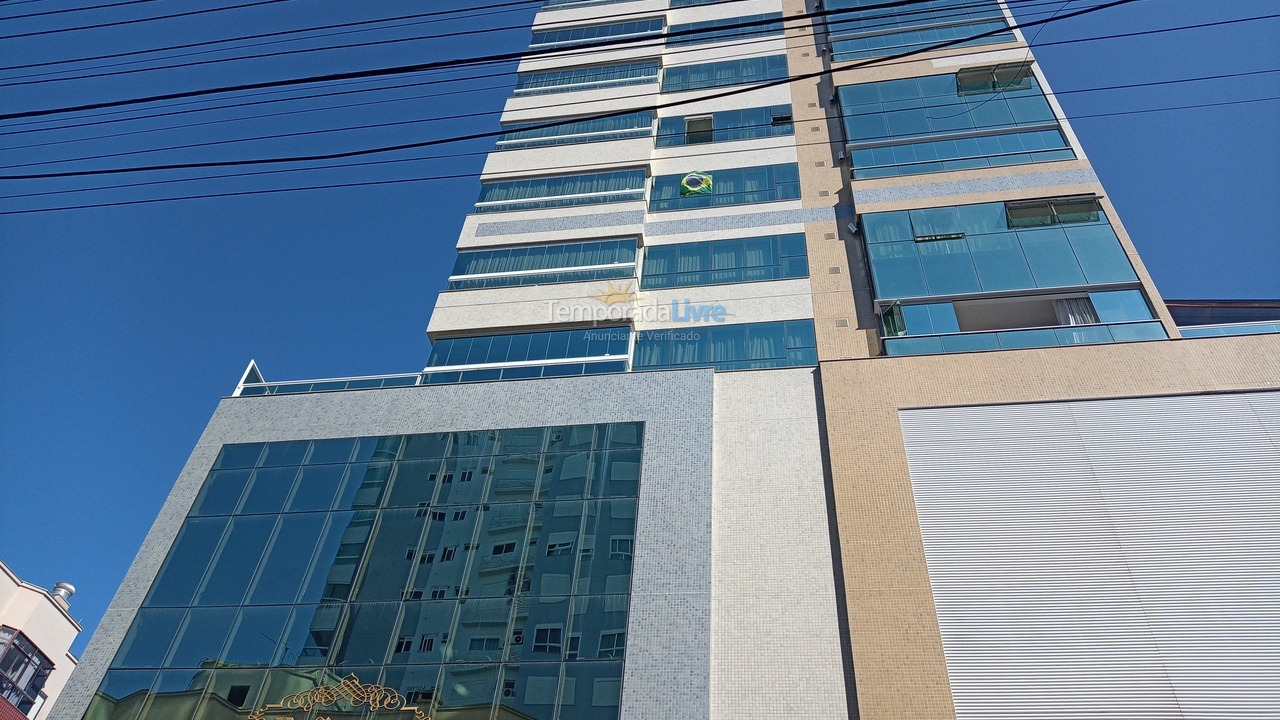 Apartamento para aluguel de temporada em Itapema (Meia Praia)