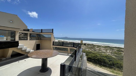 Ático 4 habitaciones con vista al mar.