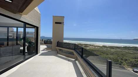 Ático 4 habitaciones con vista al mar.