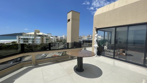 Ático 4 habitaciones con vista al mar.