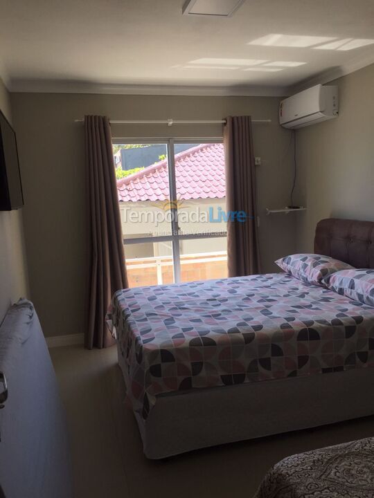 Apartment for vacation rental in Bombinhas (Praia de Bombas)