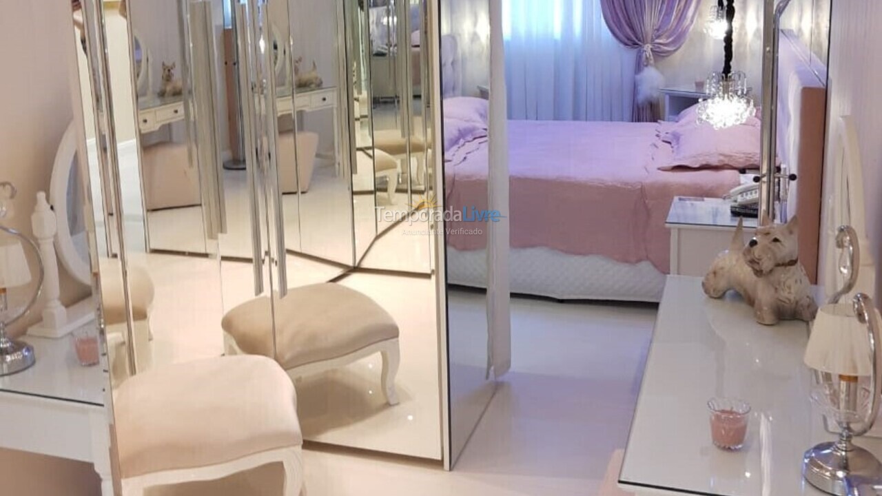 Apartment for vacation rental in Itapema (Meia Praia)