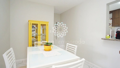 Two rooms with swimming pool, sports court, 30m from the sea! A08