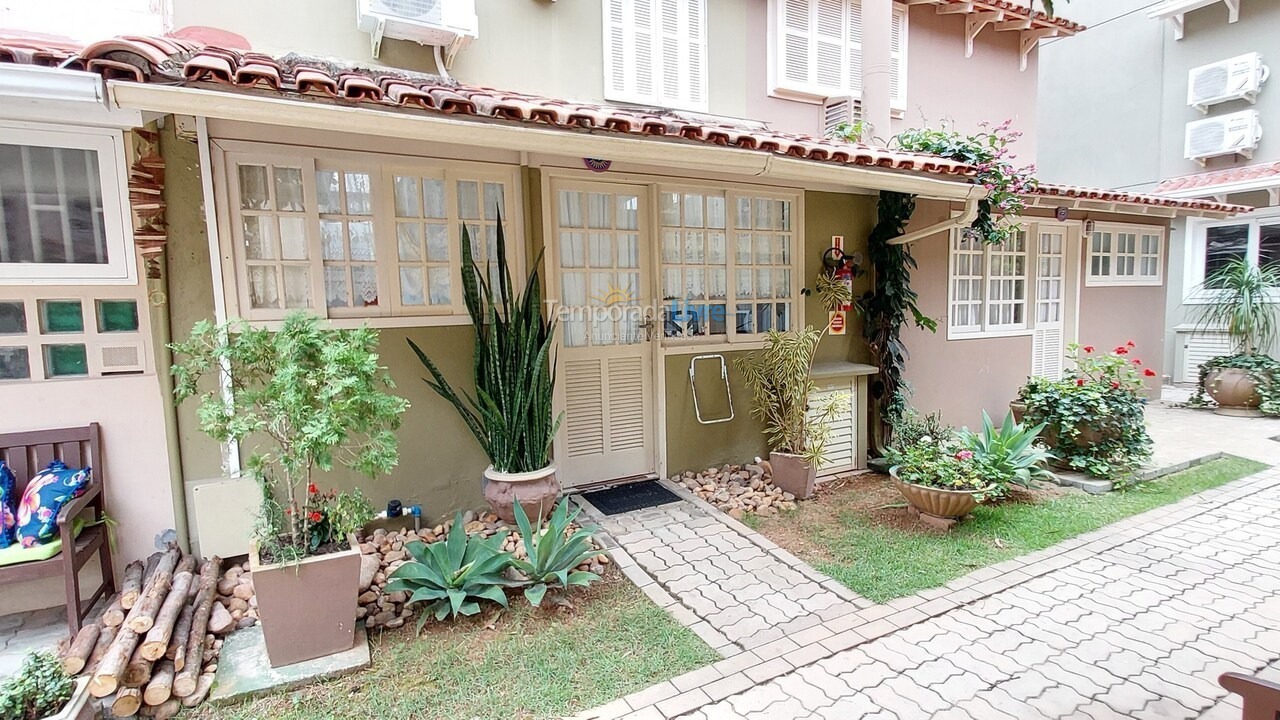 House for vacation rental in Florianópolis (Jurere Tradicional)