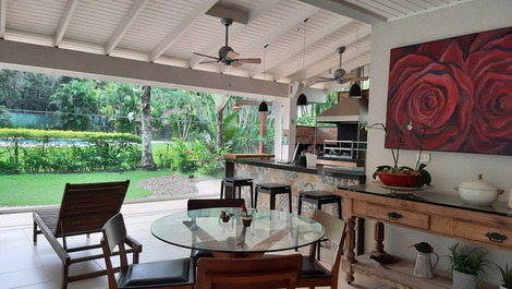 Complete Townhouse in Condo. Closed Maresias