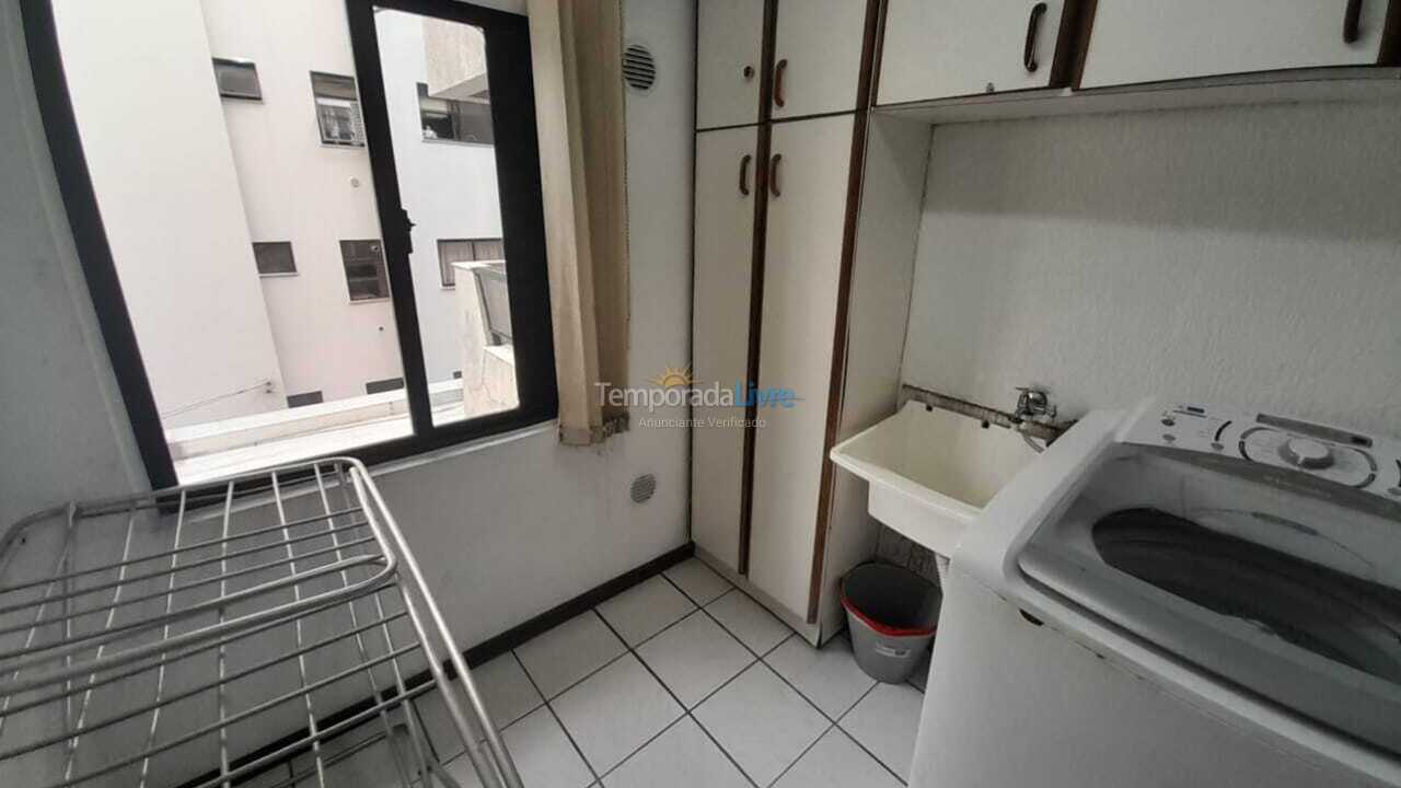 Apartamento para aluguel de temporada em Itapema (Meia Praia)