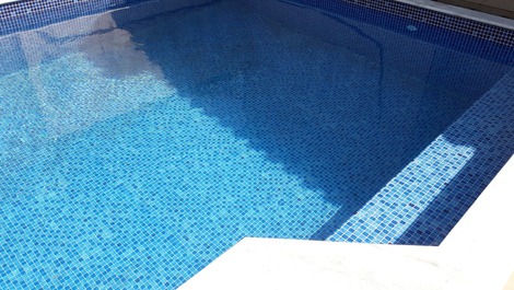 Piscina recém construída