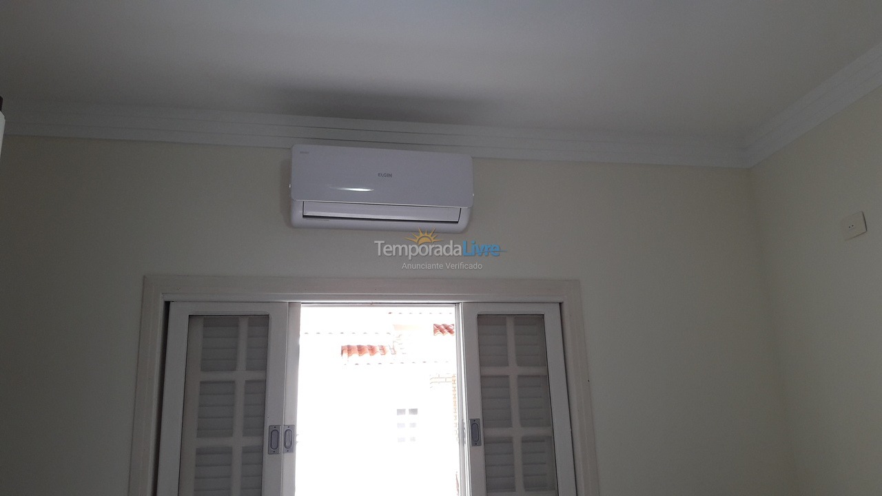 Casa para aluguel de temporada em Peruíbe (Belmira Novaes Ruinas)