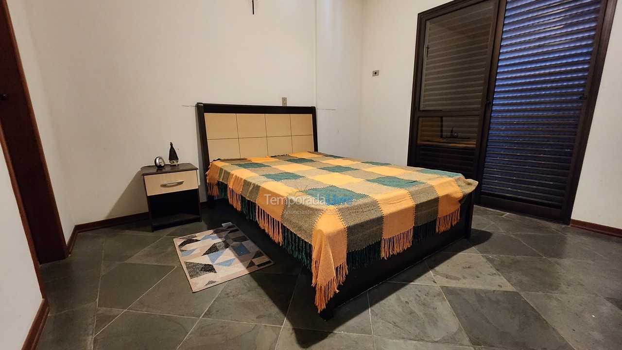 Apartamento para alquiler de vacaciones em Guarujá (Pitangueiras)