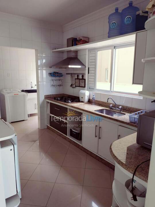 Apartamento para alquiler de vacaciones em Itapema (Meia Praia)