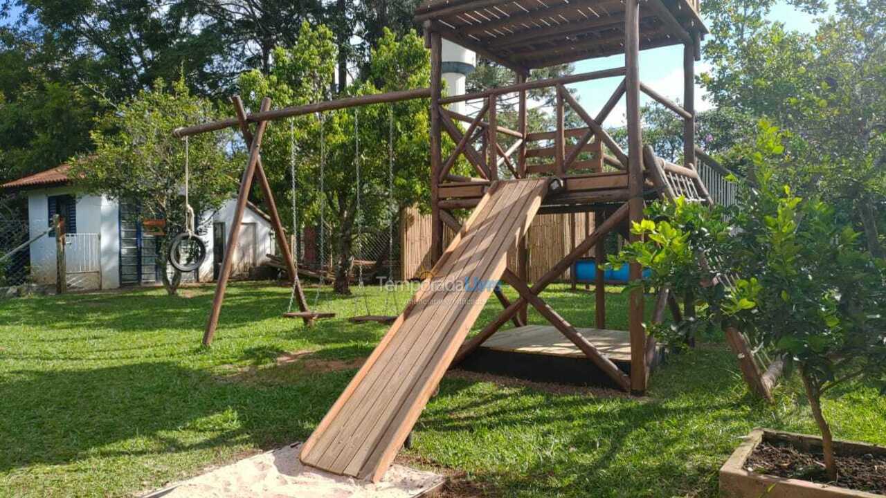 Casa para aluguel de temporada em Pinhalzinho (Pinhalzinho)