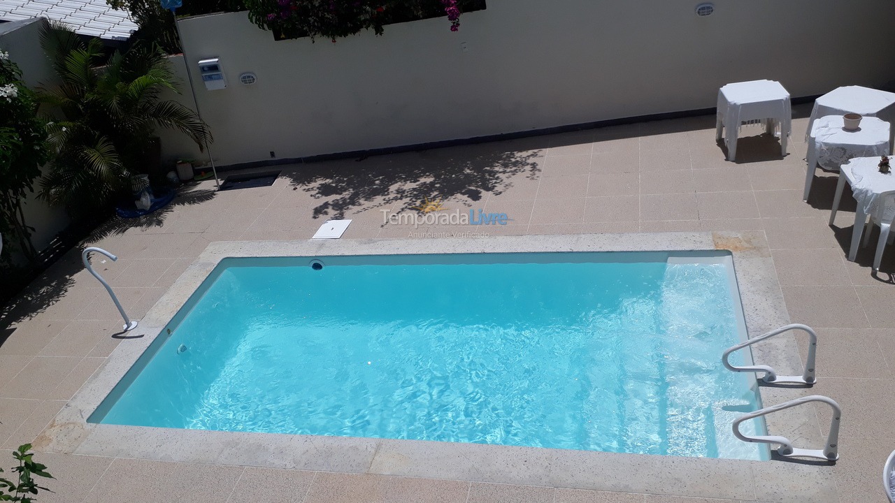 Casa para aluguel de temporada em Camaçari (Praia de Guarajuba)