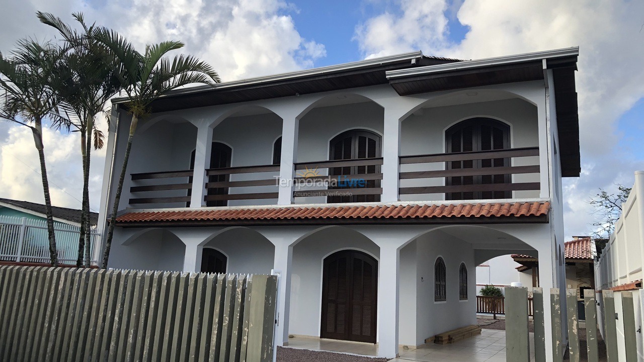 Casa para aluguel de temporada em Guaratuba (Coroados)