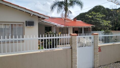 Casa para alugar em Bombinhas - Canto Grande