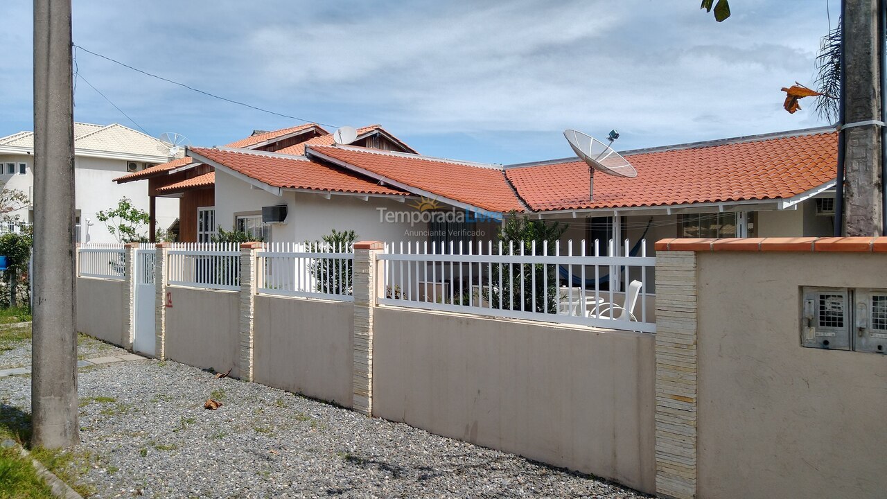 Casa para aluguel de temporada em Bombinhas (Canto Grande)