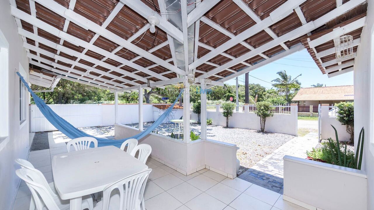 Casa para aluguel de temporada em Bombinhas (Canto Grande)