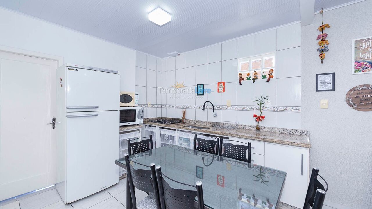 Casa para aluguel de temporada em Bombinhas (Canto Grande)