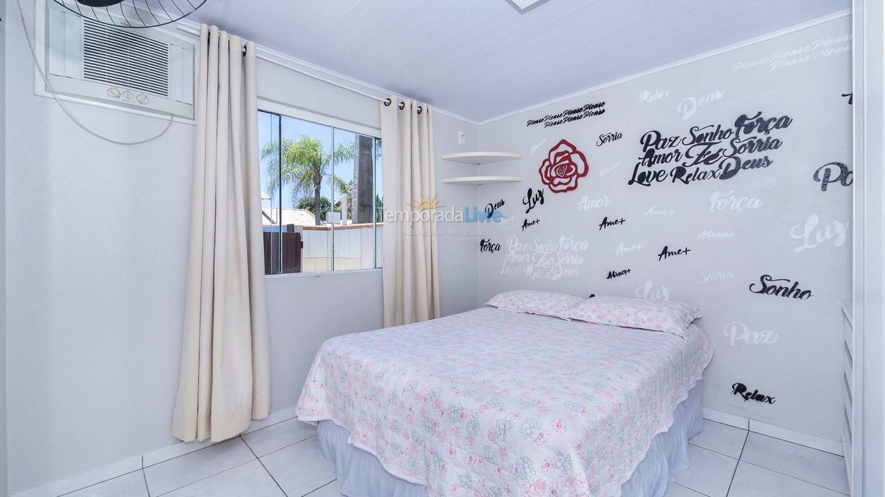 Casa para aluguel de temporada em Bombinhas (Canto Grande)