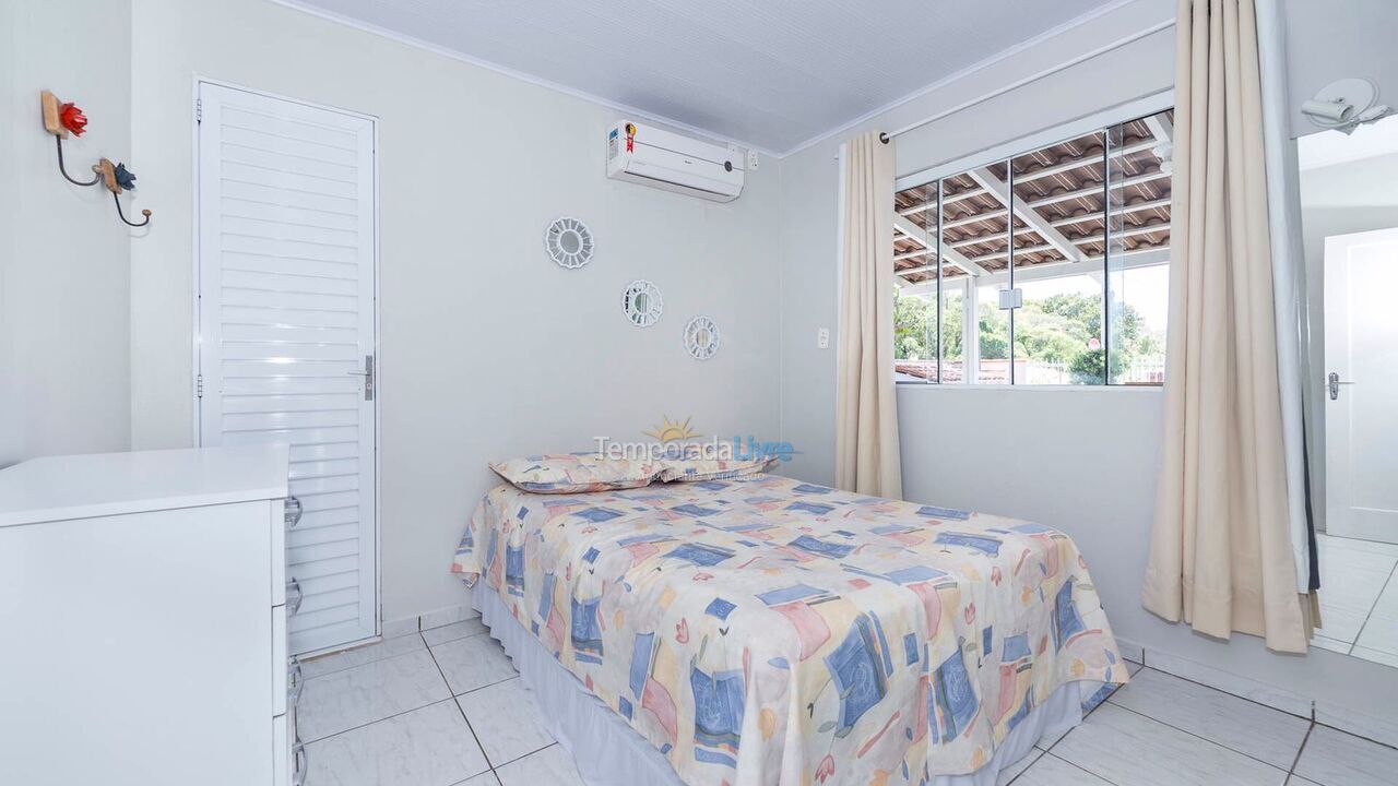 Casa para aluguel de temporada em Bombinhas (Canto Grande)