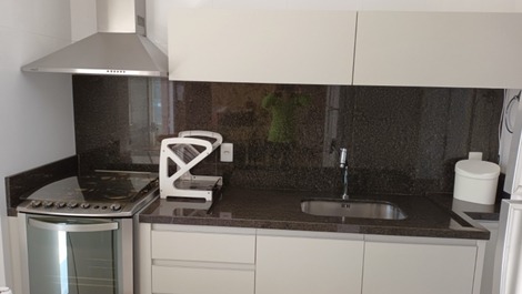 4 bedrooms, 2 suites overlooking the sea