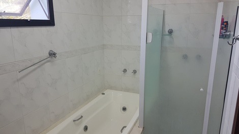 Large house on the beach of Barequecaba with 530m of living space at 150m from the beach