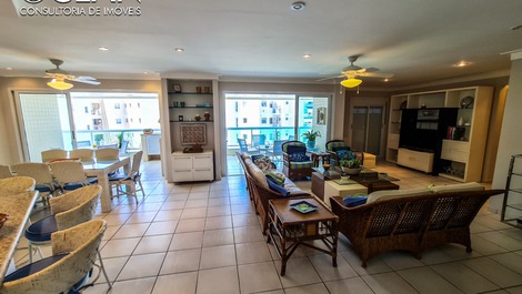 Amplio y frente al Mar Riviera, con 5 habitaciones 3 suites