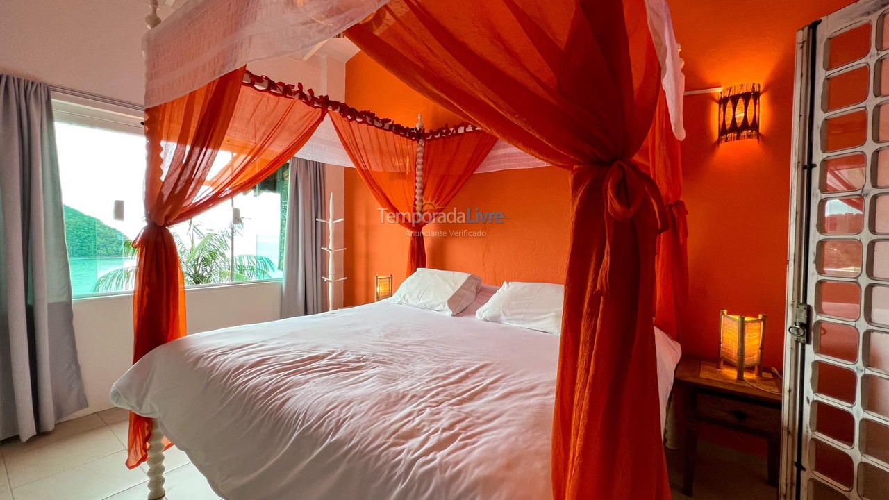 Casa para aluguel de temporada em São Sebastião (Barra do Sahy)