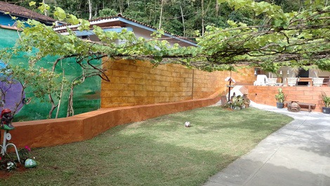 SEASONAL HOUSE IN SÃO SEBASTIÃO WITH SWIMMING POOL