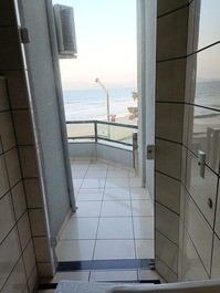 HERMOSO APARTAMENTO FRENTE AL MAR en Meia Praia/Itapema