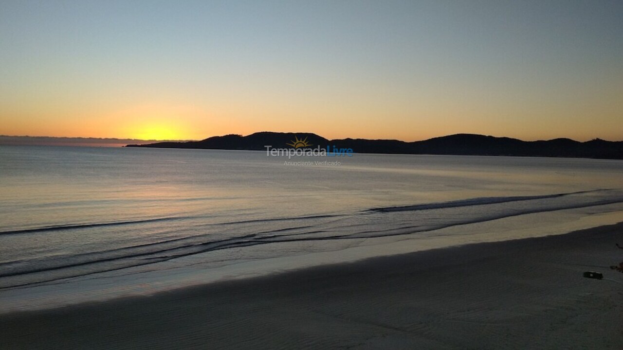 Apartment for vacation rental in Itapema (Meia Praia)