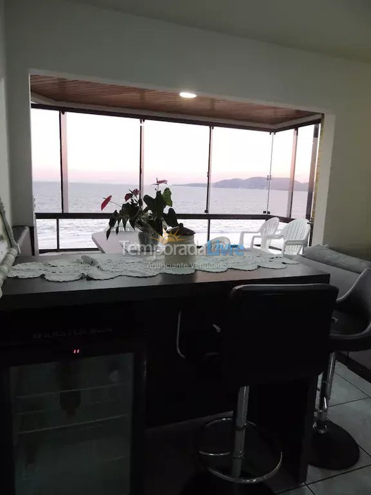 Apartment for vacation rental in Itapema (Meia Praia)