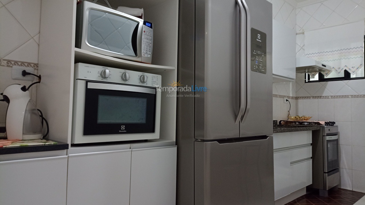 Apartamento para aluguel de temporada em Praia Grande (Vila Tupi)