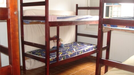 COMFORTABLE LAZARO BEACH HOUSE WITH 3 BEDROOMS, WIFI FOR FAMILY