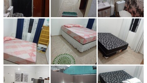 Dóis quartos com 2 cama de casal e duas beliches e um quarto com suite.