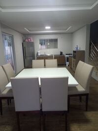 EXCELENTE CASA PARA LA TEMPORADA