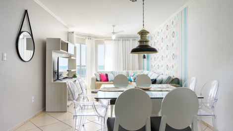 Comfortable Sea Front, 2 Dorm, Air Cond., Wifi, Garage