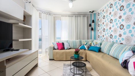 Comfortable Sea Front, 2 Dorm, Air Cond., Wifi, Garage