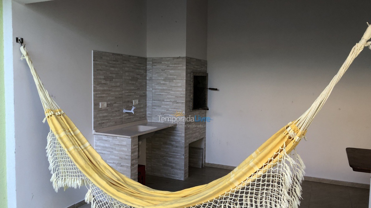 Casa para aluguel de temporada em Guaratuba (Balneário Eliane)