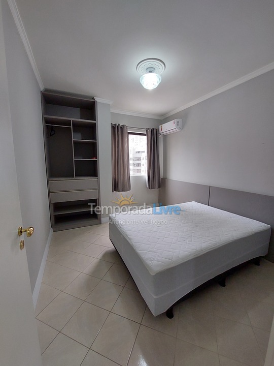 Apartamento para aluguel de temporada em Itapema (Meia Praia)