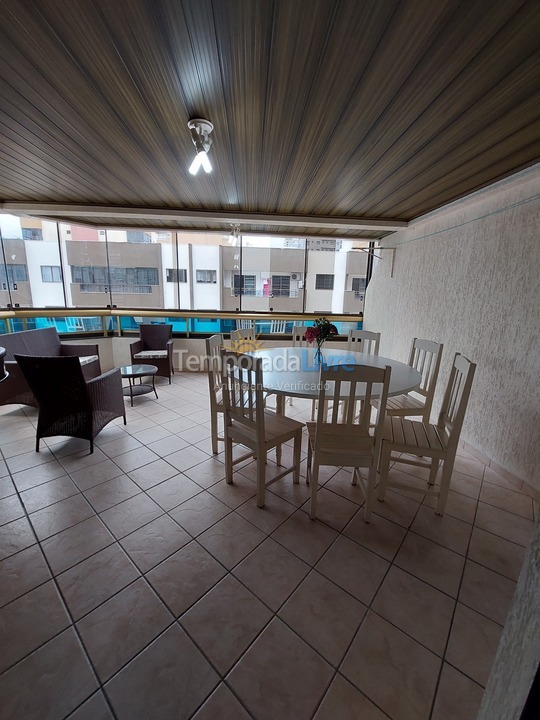 Apartamento para aluguel de temporada em Itapema (Meia Praia)