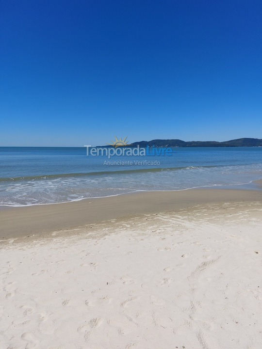 Apartamento para aluguel de temporada em Itapema (Meia Praia)