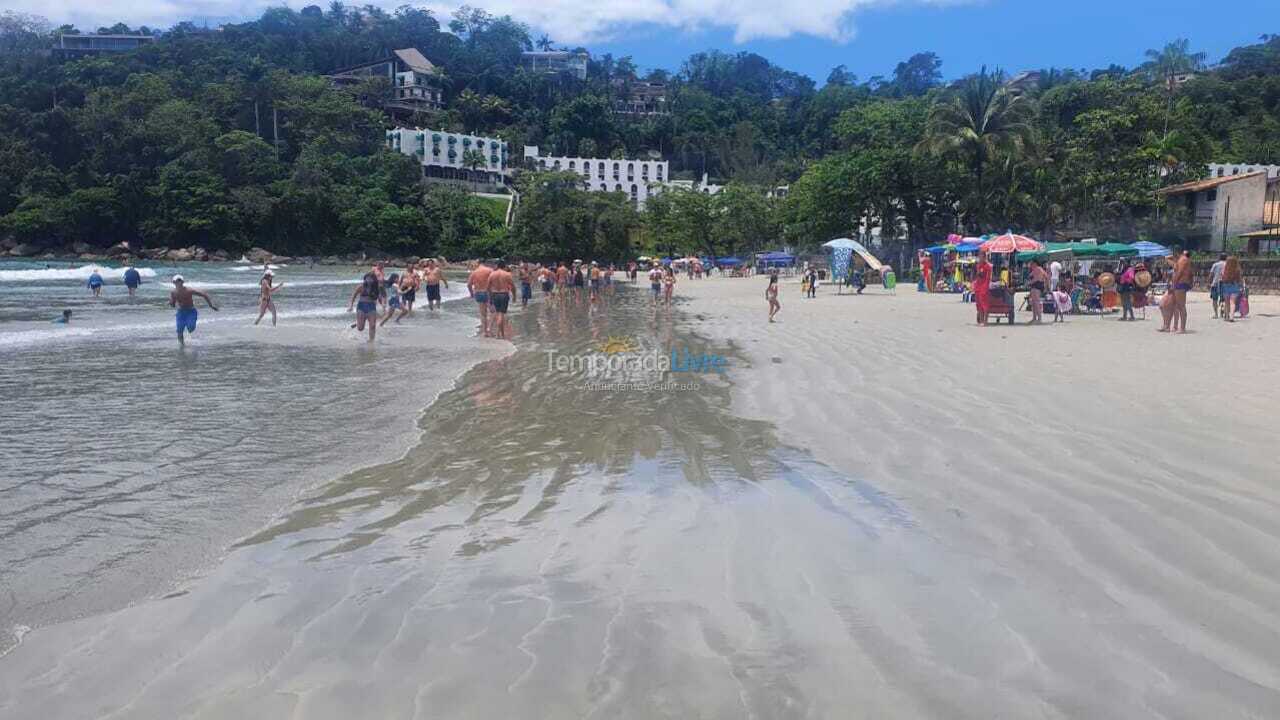 Apartamento para aluguel de temporada em Ubatuba (Praia das Toninhas)