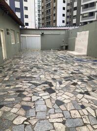 Apartamento 2°andar á 2 minutinhos do mar.