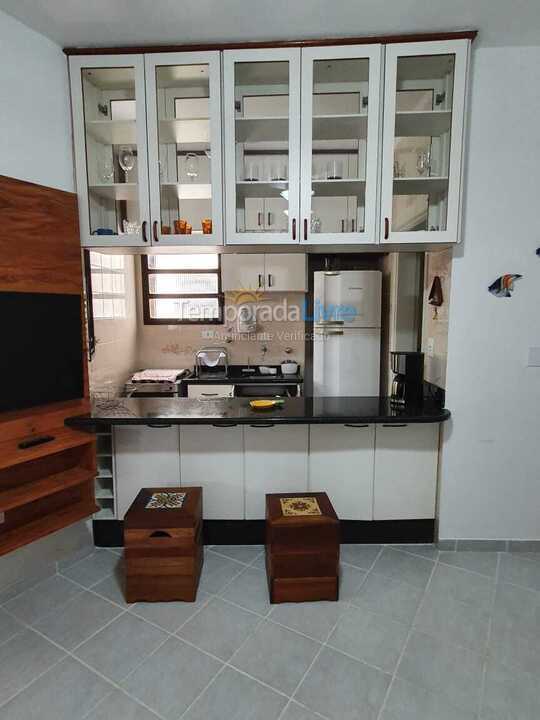 Apartamento para aluguel de temporada em Ubatuba (Praia das Toninhas)