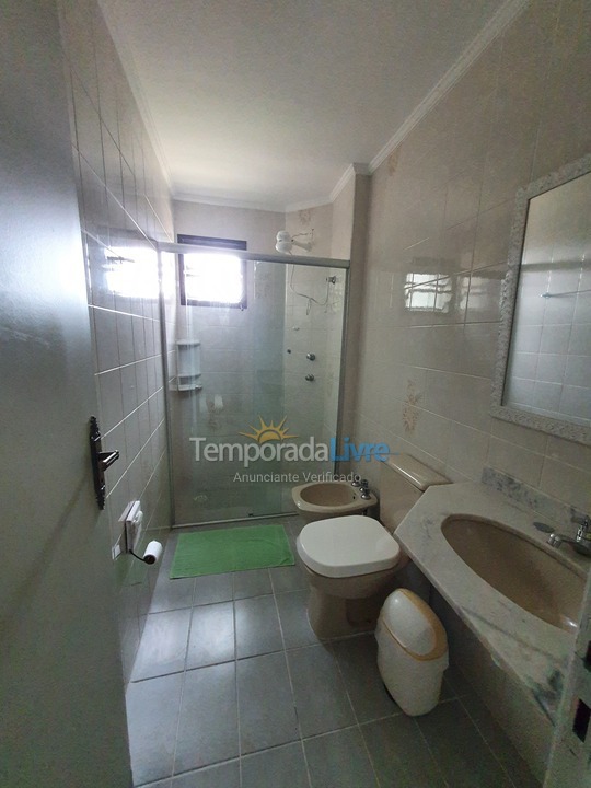Apartamento para aluguel de temporada em Ubatuba (Praia das Toninhas)