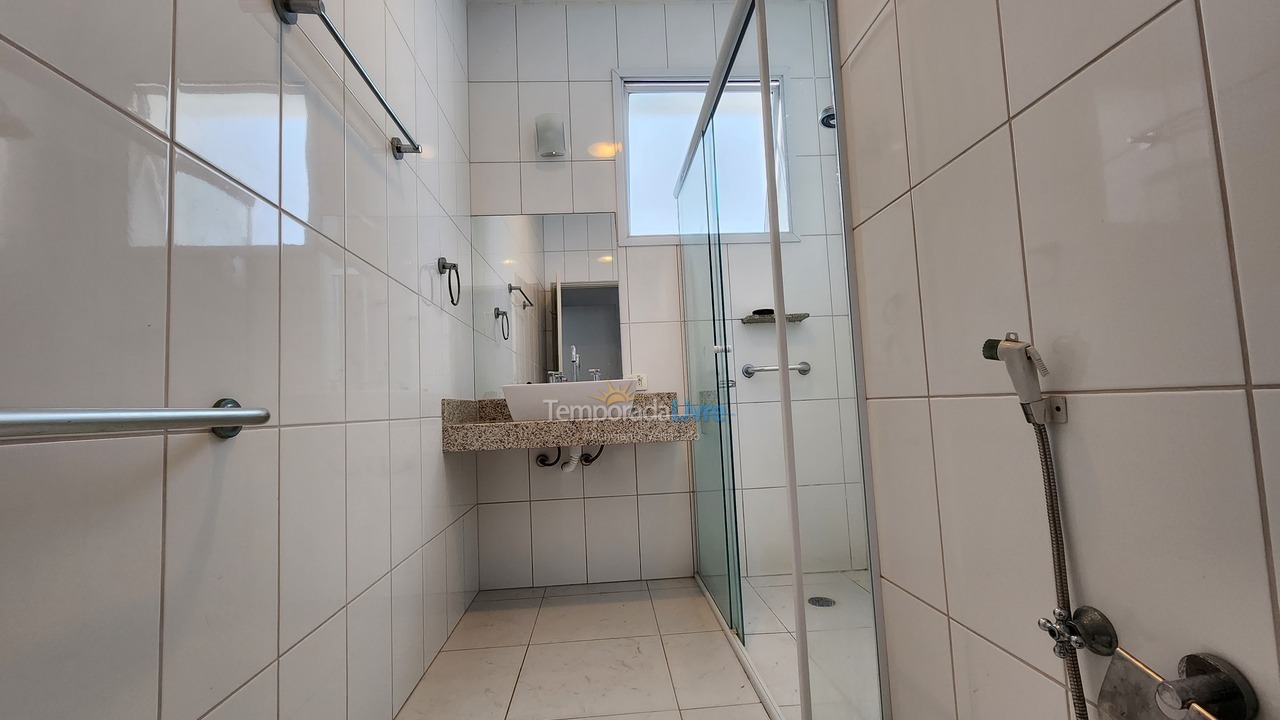 Apartamento para aluguel de temporada em Guarujá (Pitangueiras)